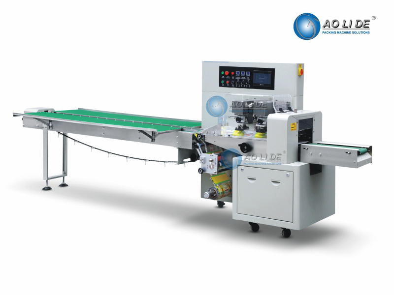 BG-350XPE PE膜枕式食品包裝機 BG-350XPE PE膜枕式食品包裝機